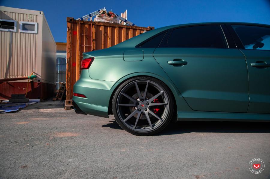 Детали экстерьера Audi RS3 Sedan on Vossen Wheels (VPS-301) 2018 года  (фото 30 из 57)